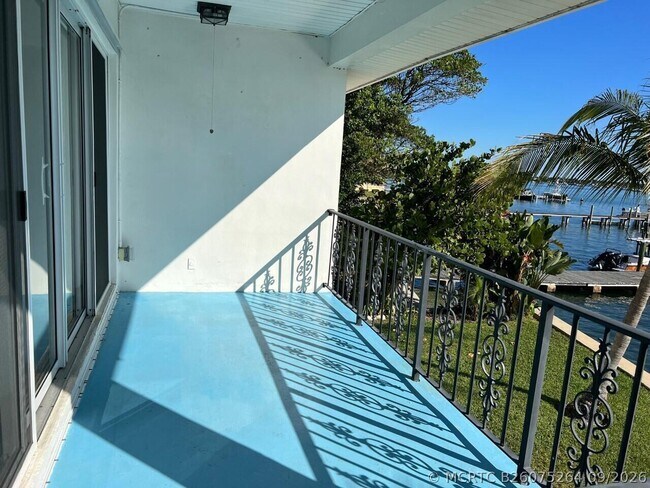 Building Photo - 4700 N Flagler Dr