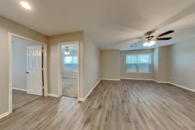 Building Photo - 20750 Pine Rain Ct