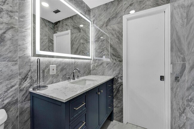 Building Photo - 860 NW 207th St