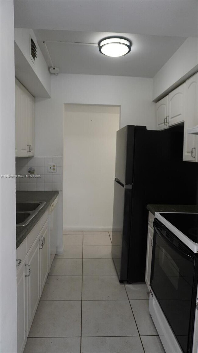 Building Photo - 8305 SW 152nd Ave