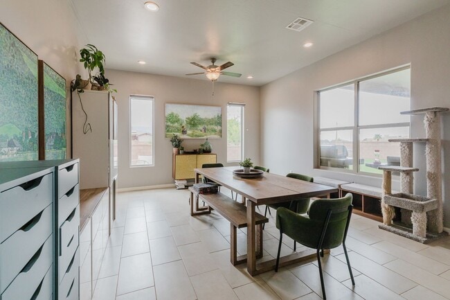 Building Photo - Modern 5 Bedroom Home with Solar Panels - MOVE IN SPECIAL: FIRST MONTH FREE!