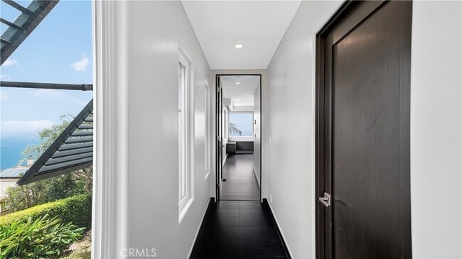 Building Photo - 855 Santa Ana St