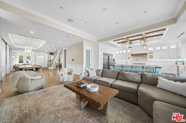 Building Photo - 12345 Huston St