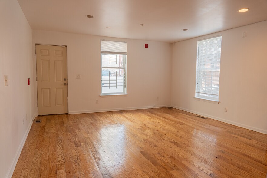 Building Photo - 1811 W Berks St