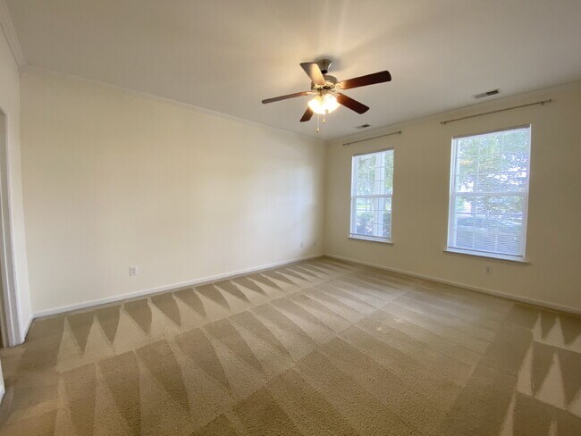 Building Photo - Spacious, Four Bedroom Townhouse With a View!