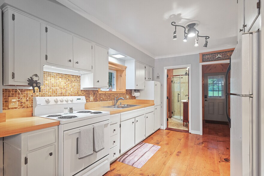 Building Photo - 156 Silliman Cove