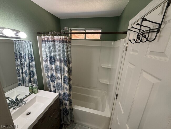 Building Photo - 1708 Crystal Chimes Dr