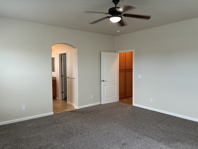 Building Photo - 3197 Dinkey Creek Ave