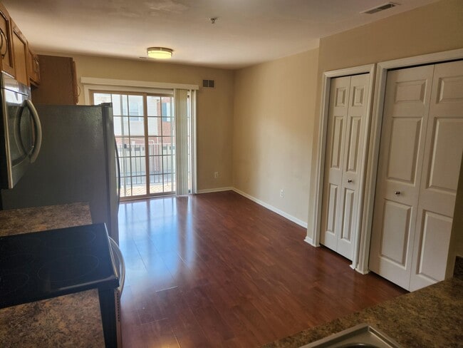 Building Photo - 39475 Springwater Dr