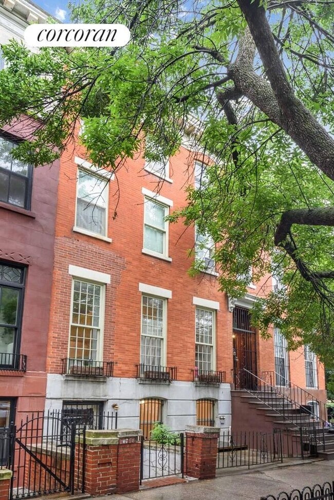 Building Photo - 125 Gates Ave