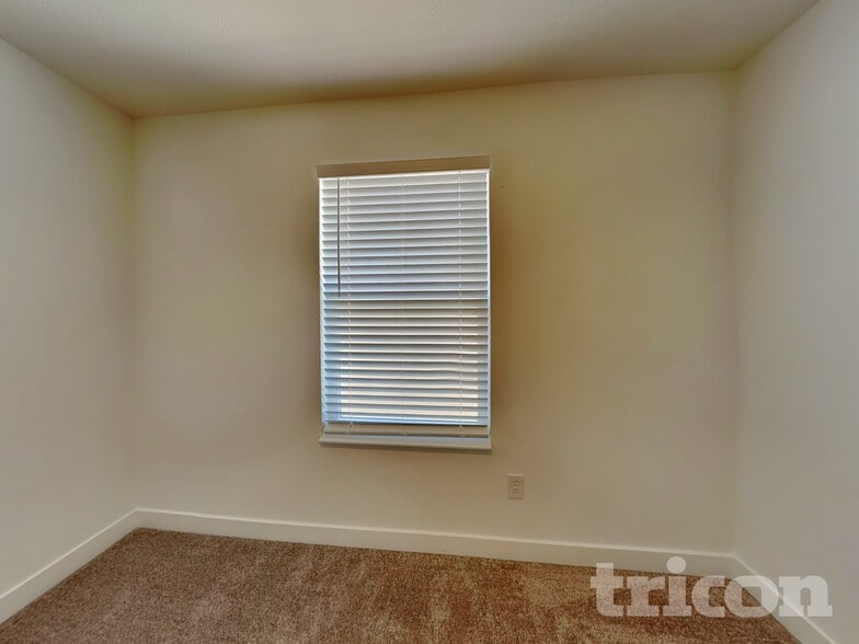 Building Photo - 11827 Moorfield Ln