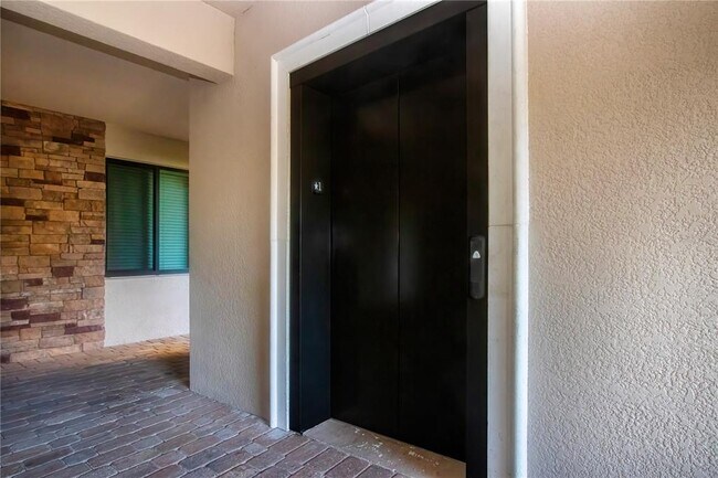 Building Photo - 16804 Vardon Ter