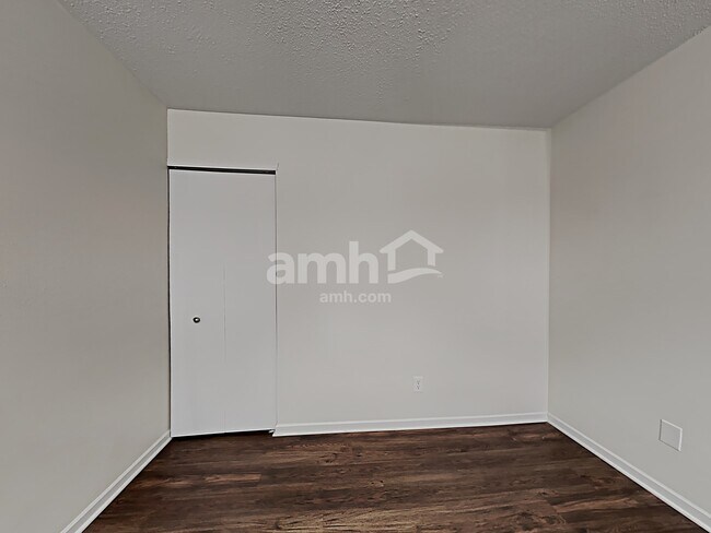 Building Photo - 2130 Summer Breeze Way