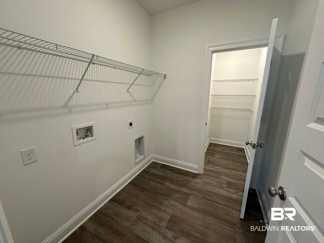 Building Photo - 13296 Shea Cir