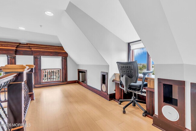 Building Photo - 100 Lake Ave