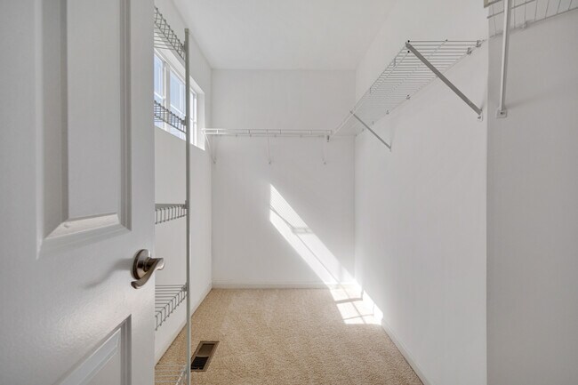 Building Photo - 23932 McMullin Cir