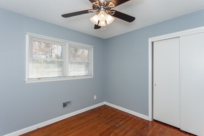 Building Photo - 3405 Melrose Dr