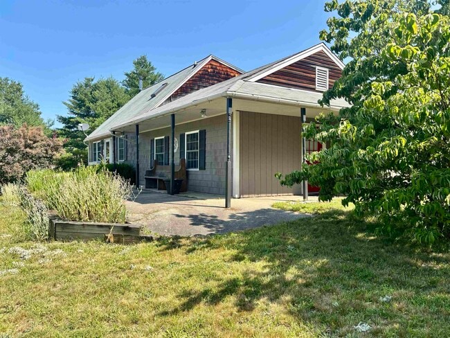 Building Photo - 353 Forest Rd