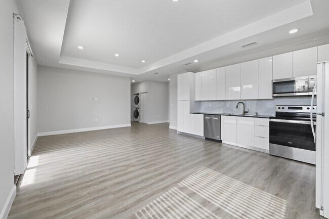 Building Photo - 679 Windermere Dr