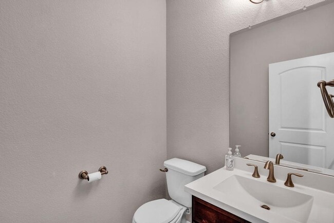 Building Photo - 2629 Coralbush Dr
