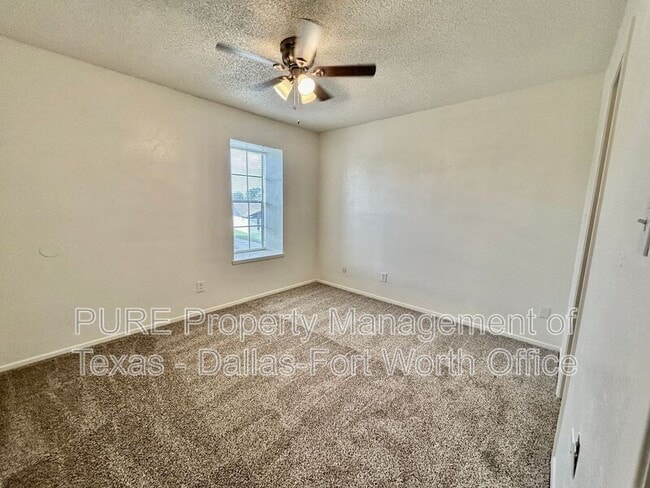 Building Photo - 1126 Highbush Dr