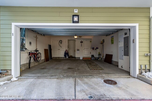 Building Photo - 807 Kingsley St