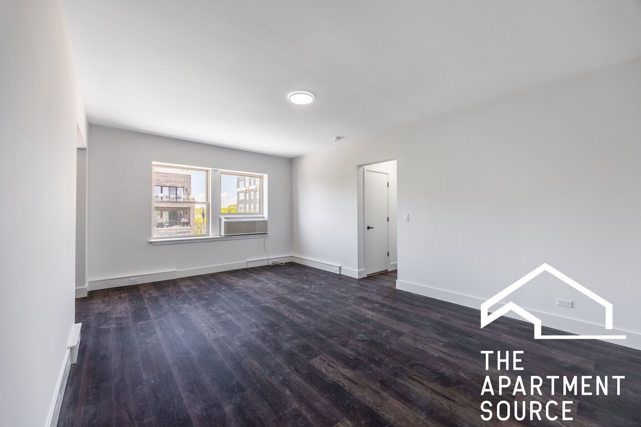 Building Photo - 1553 W Hollywood Ave