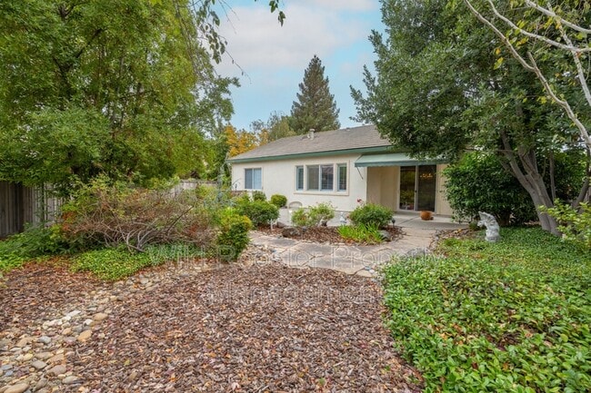 Building Photo - 2713 Robinson Creek Ln