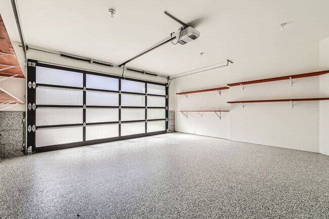 Building Photo - Newly Remodeled 3Bed/3Bath Home in the Hea...