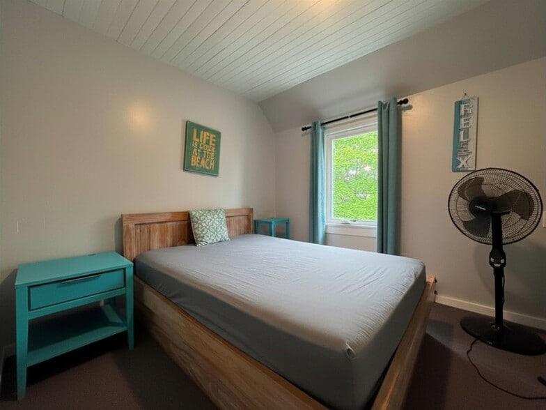 Building Photo - 108 W Grand Ave