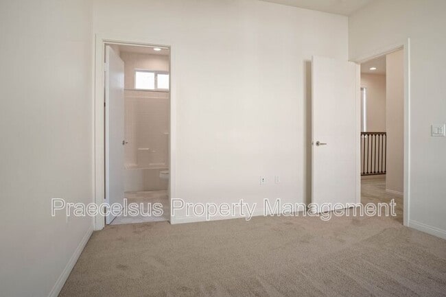 Building Photo - 1440 Suwerte Ave