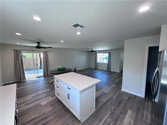 Building Photo - 2020 Whitewater Dr