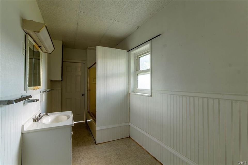 Bathroom - 820 Mill St