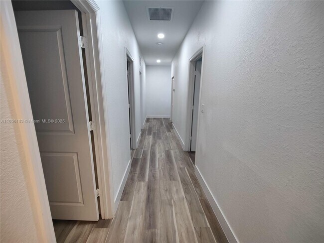 Building Photo - 15752 SW 44th Terrace