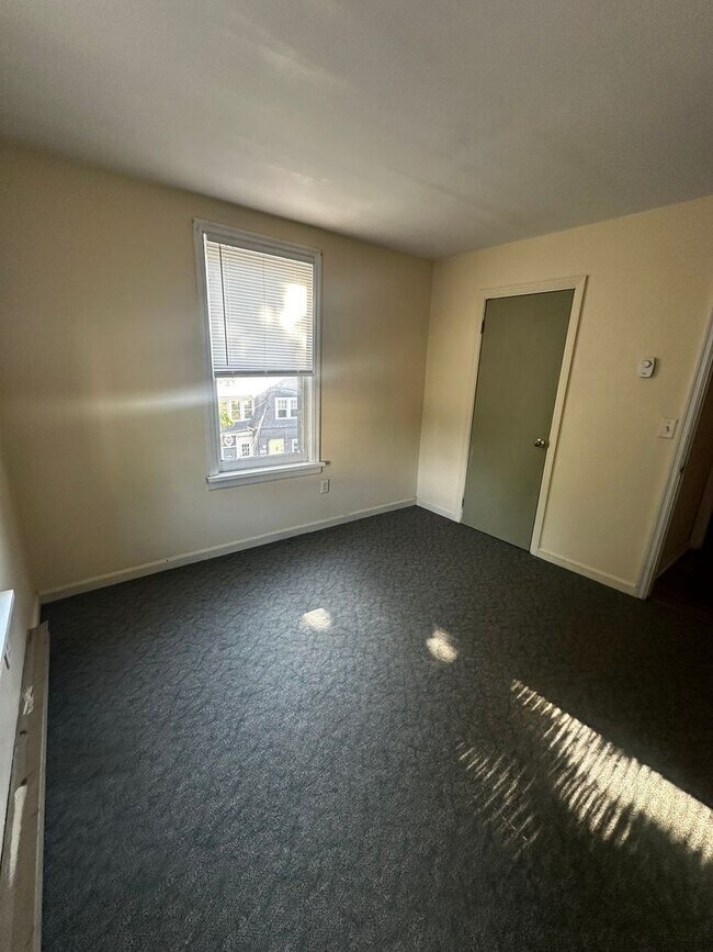 Building Photo - 207 S Union St