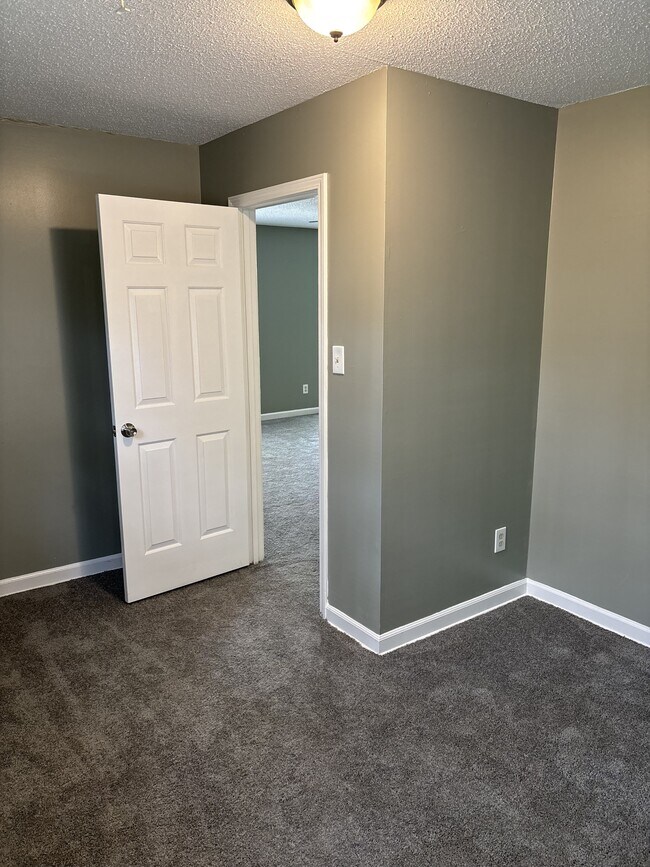 Building Photo - 8375 Rembrook Dr