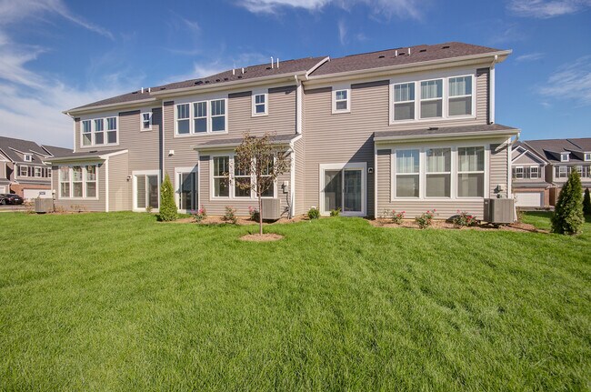 Building Photo - 5935 Hawkweed Dr