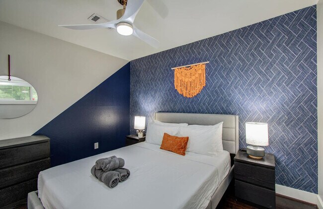 Building Photo - 4749 Benning Dr