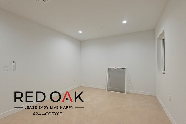 Building Photo - ~1 Month FREE~ Luxurious New Two Bedroom w...