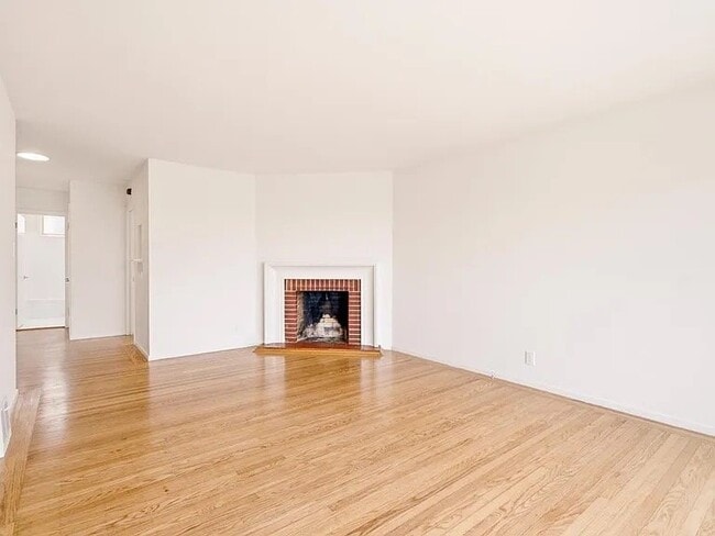 Building Photo - 577 Bellevue Ave