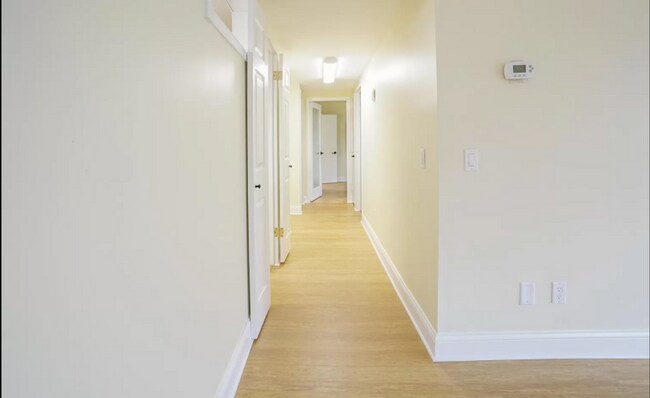 Building Photo - 207 5th Ave SW