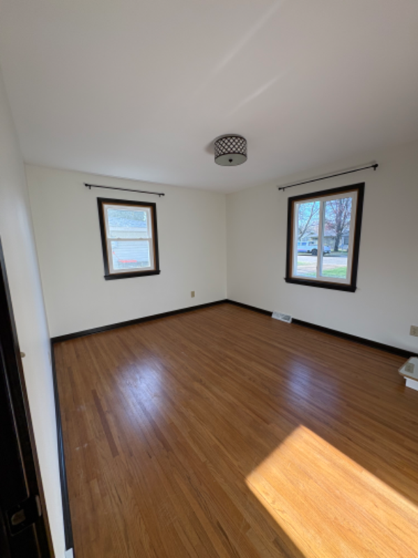 Building Photo - 920 Girard St
