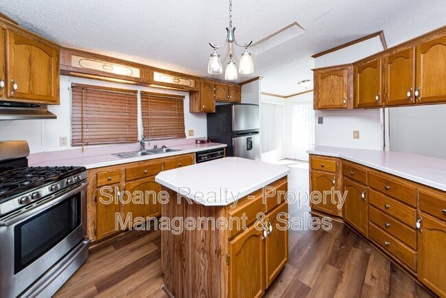 Building Photo - 3244 Thompson Heyward Dr