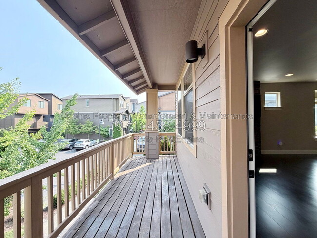 Building Photo - 14353 SW Burlwood Ln