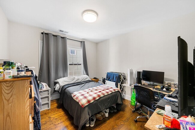 Building Photo - 38 Fenwick St