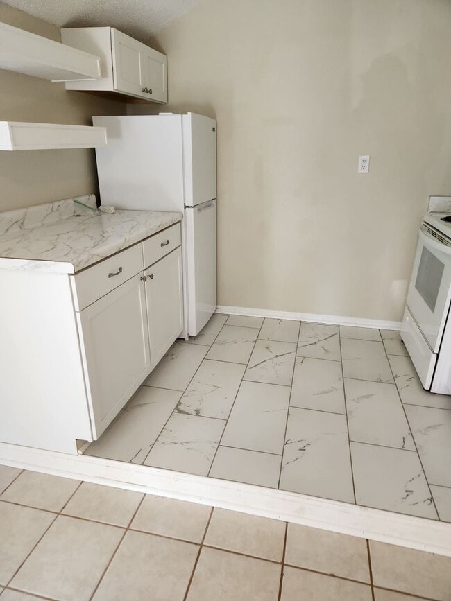 Building Photo - 201 Kinkaid St