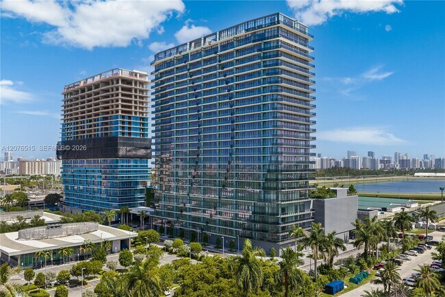 Building Photo - 1170 E Hallandale Beach Blvd