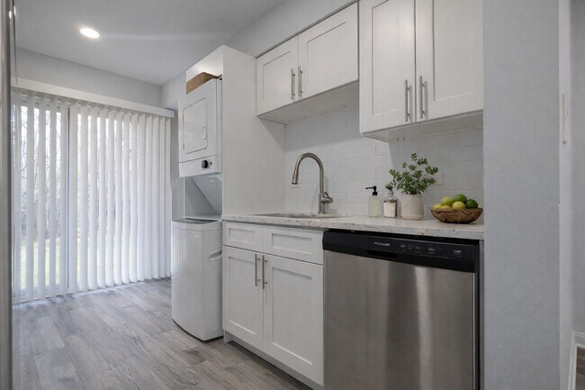 Building Photo - 224 E Rimini Ct