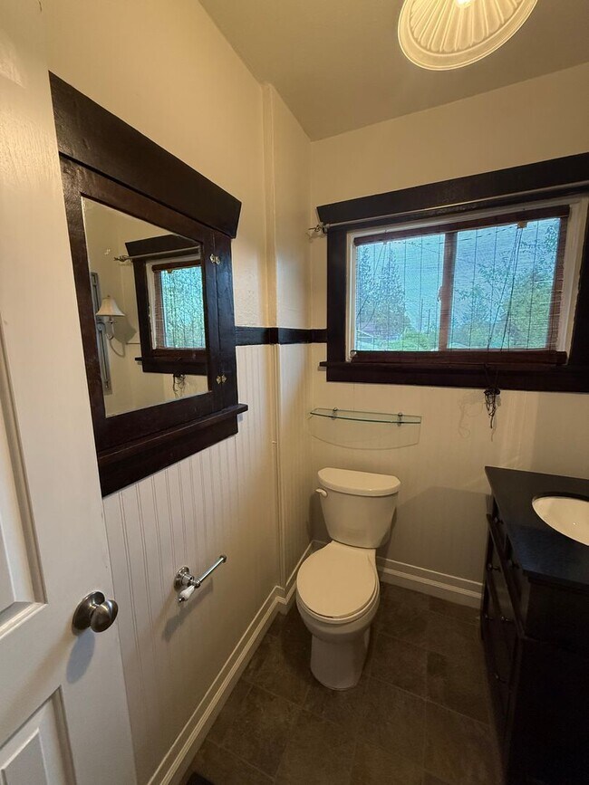 Building Photo - Charming 2 bed 1 bath in North Everett