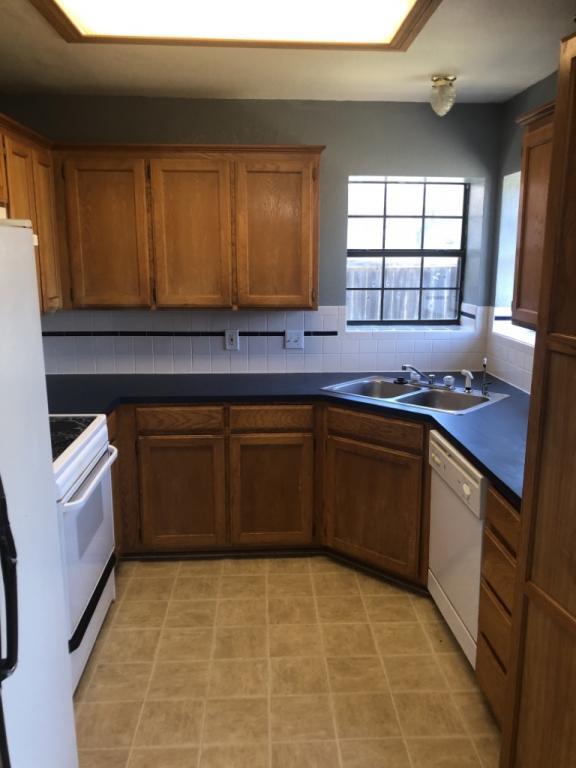 Building Photo - 3815 Sawtooth Drive